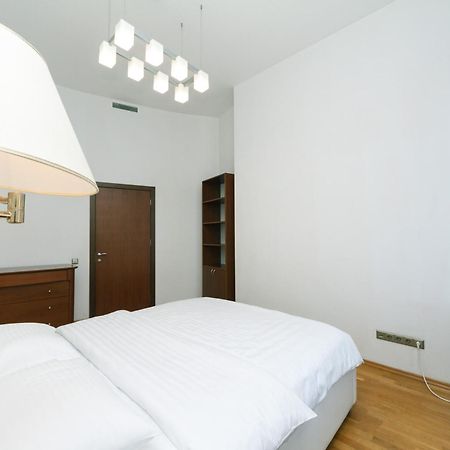 Appartamento Lux Near Maidan, Khreschutyk 3Br Kiev Esterno foto