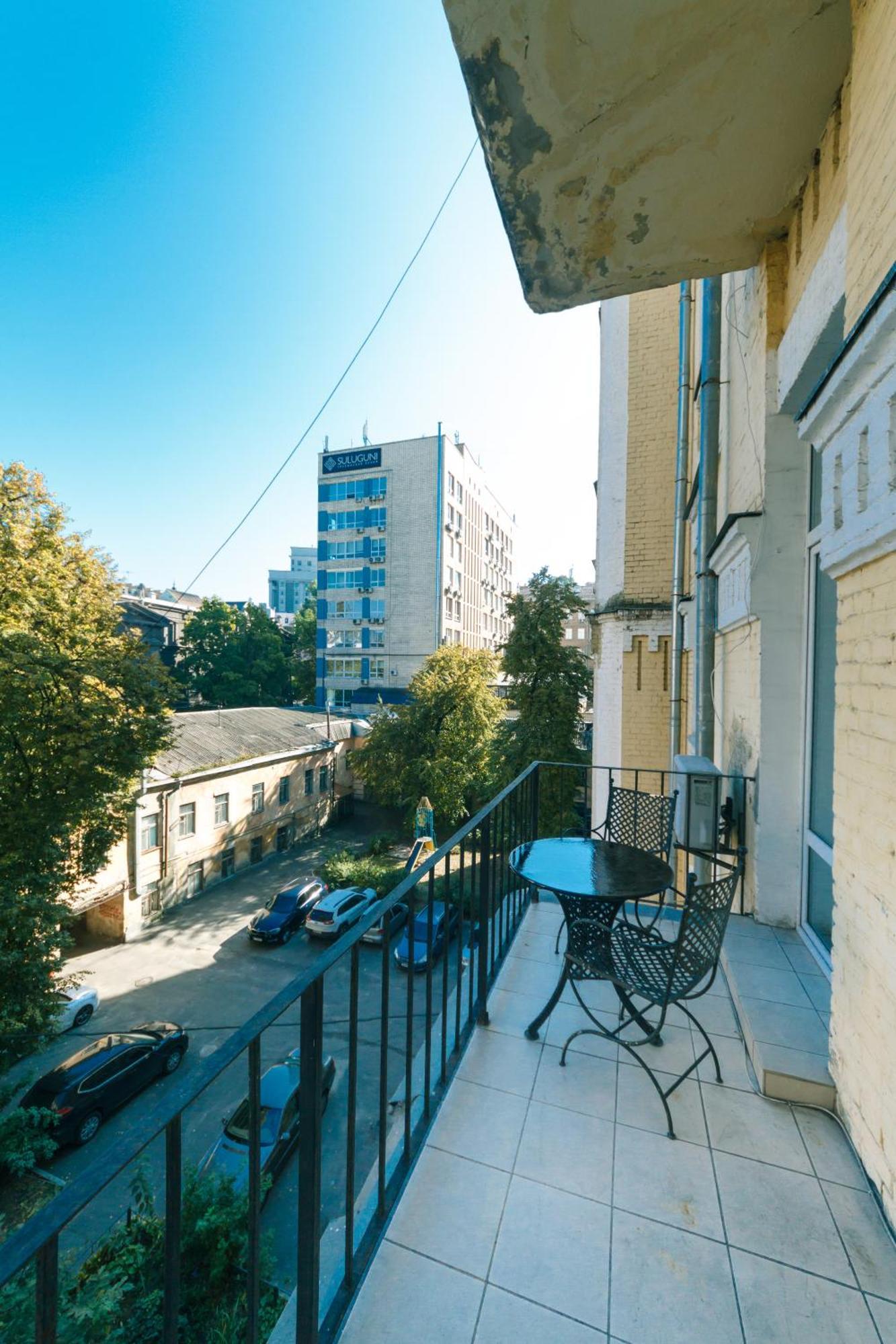 Appartamento Lux Near Maidan, Khreschutyk 3Br Kiev Esterno foto