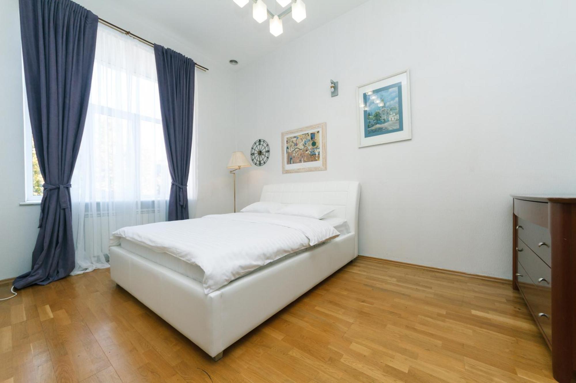 Appartamento Lux Near Maidan, Khreschutyk 3Br Kiev Esterno foto