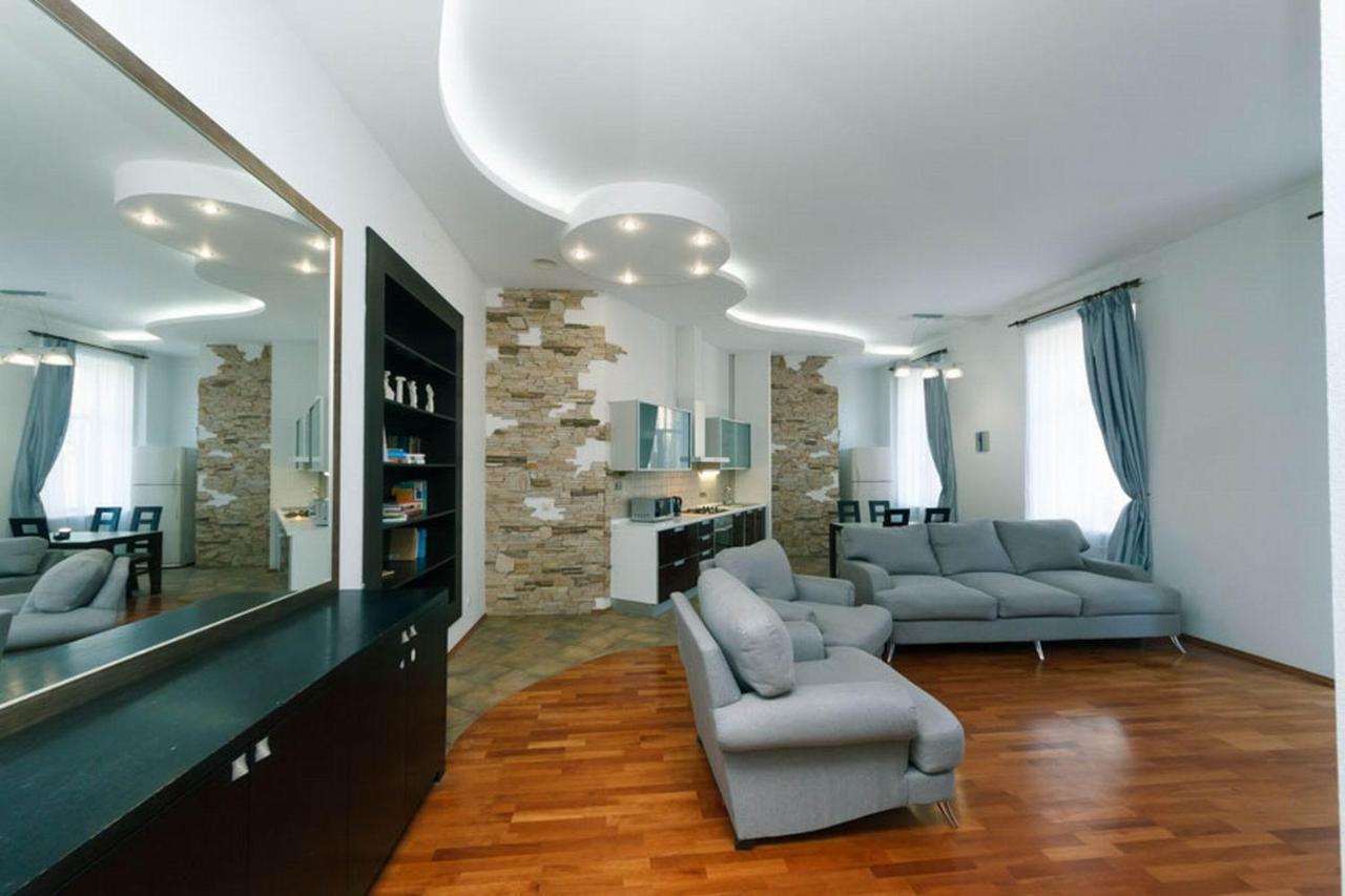 Appartamento Lux Near Maidan, Khreschutyk 3Br Kiev Esterno foto